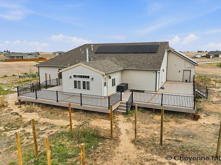 1153 Verlan Way photo 3