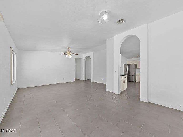 8999 E Fairway Groves Dr photo 2