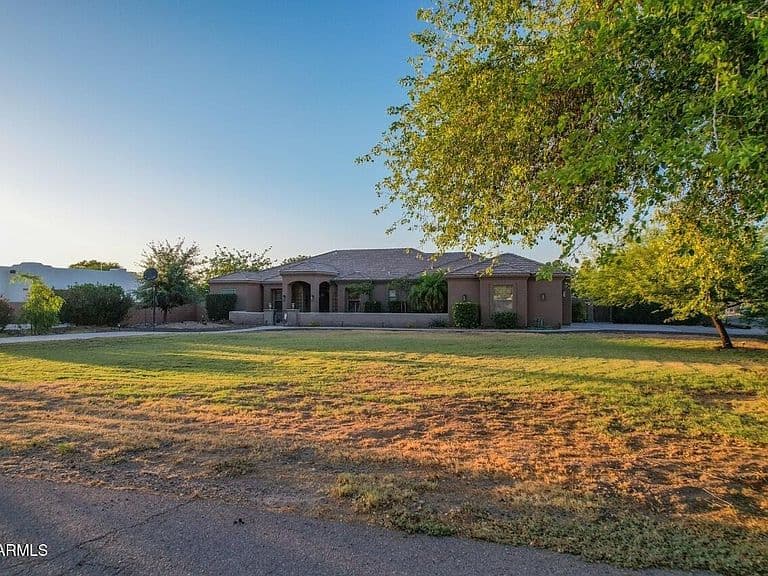 3982 E SUNNYDALE Drive photo 2