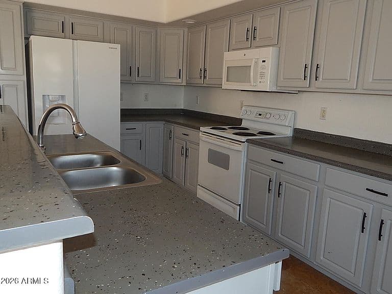 11424 S OBISPO Drive photo 4
