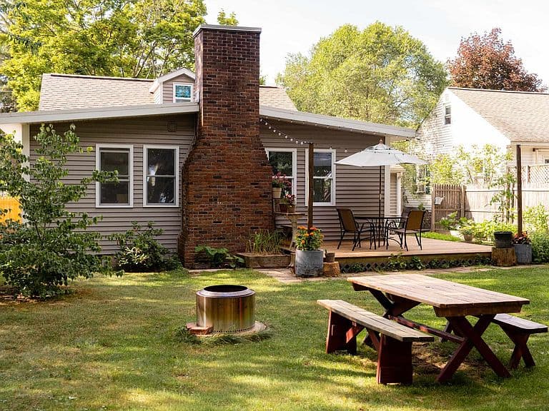 133 Woodbury Road photo 5