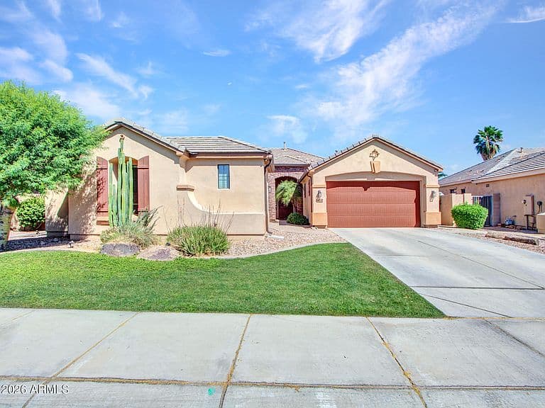 15430 W SELLS Drive photo 2