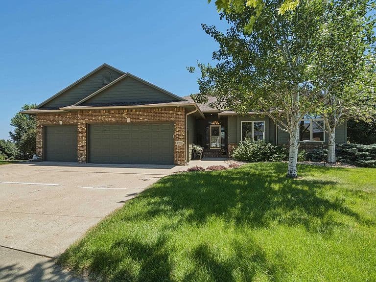 1901 W Tyler Cir photo 2