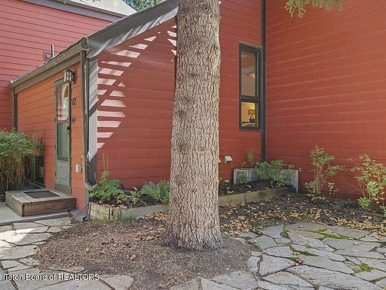 400 Powderhorn Ln APT 62 photo 3