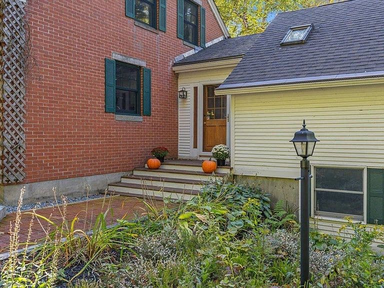 1646 Sweet Road photo 3