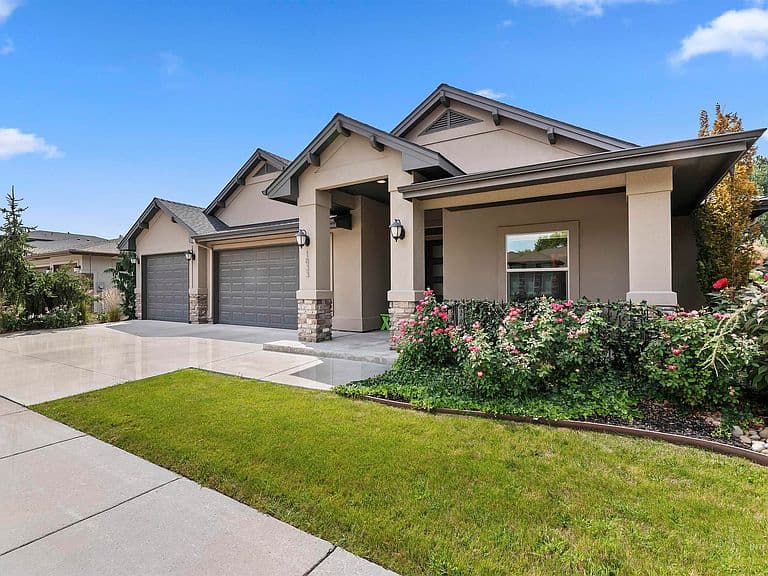 1833 N Monterossa Way photo 1