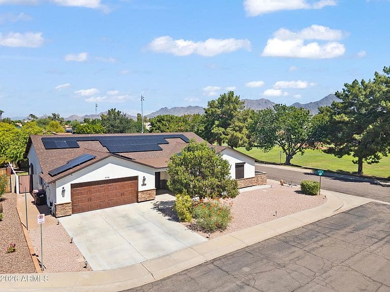 9098 E LUDLOW Drive photo 3