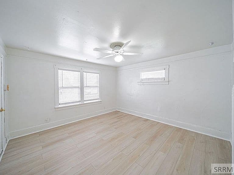 116 Park Ave photo 4