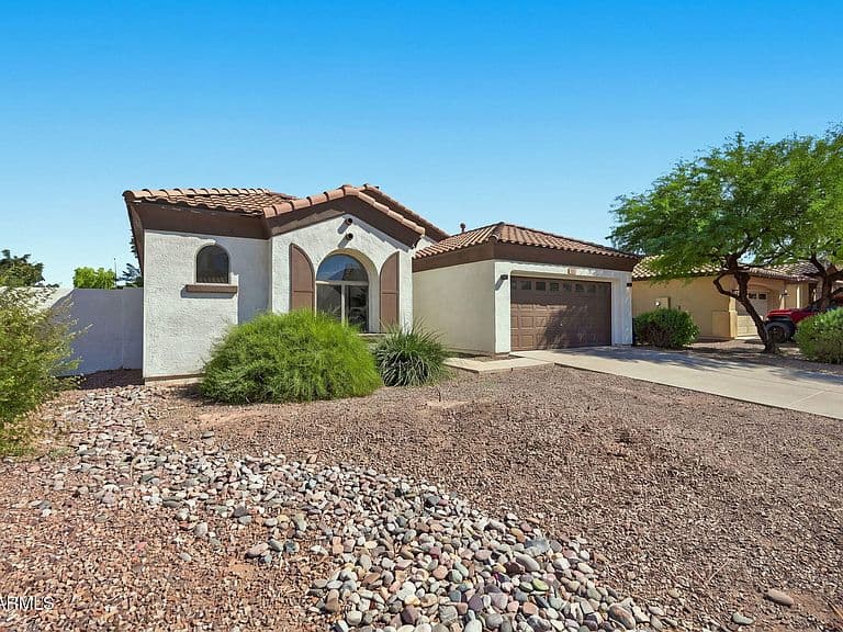 2132 E REDWOOD Drive photo 2