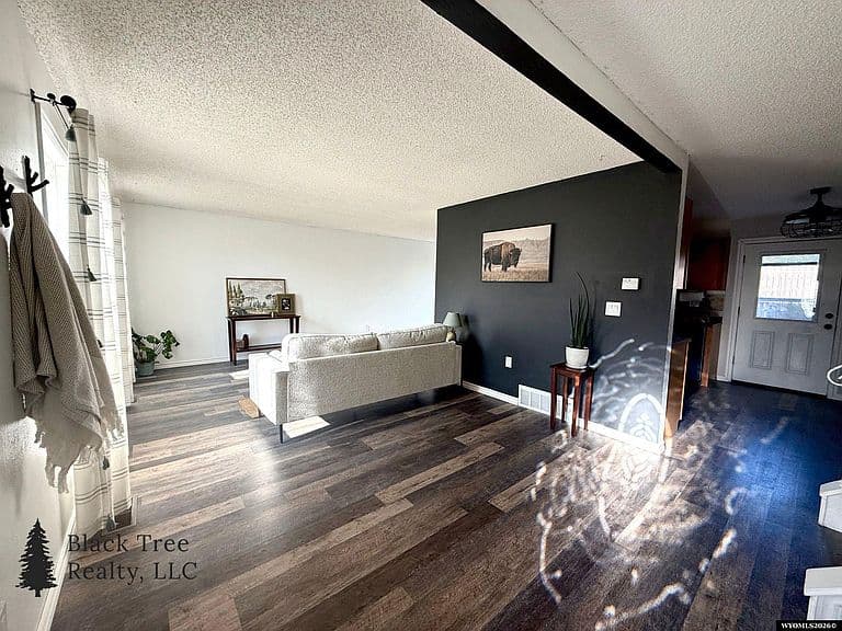 4421 S Ash St photo 4