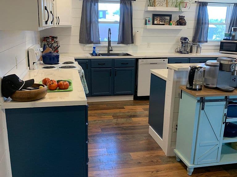 575 1st Ave NW photo 3