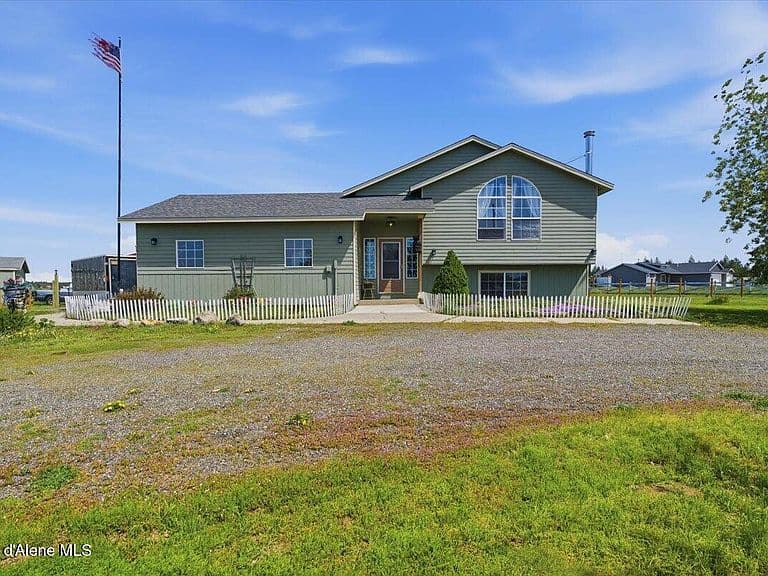 2037 E Yellow Pine Ave photo 5