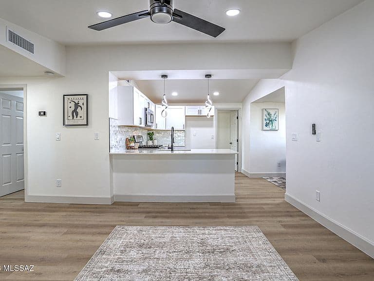 2103 E 33rd St photo 2