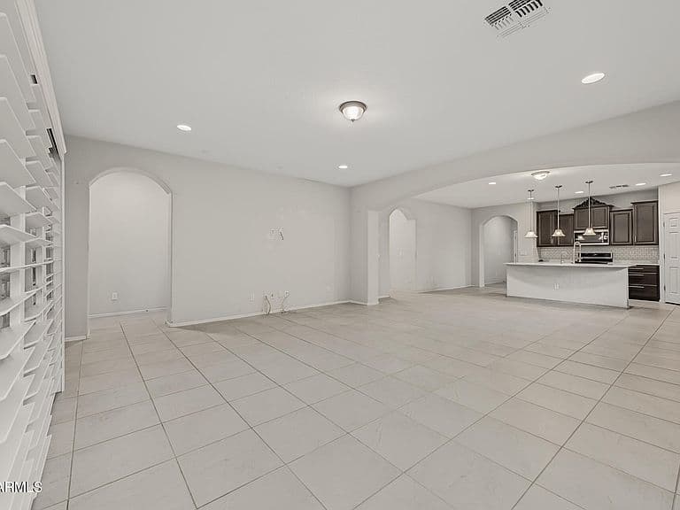3613 N ASTORIA Drive photo 3