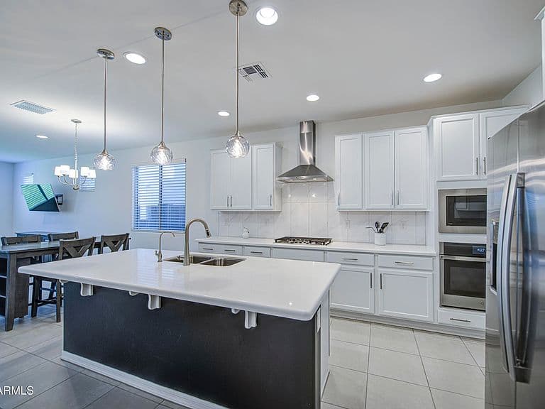 5621 W Chuck Box Rd photo 4