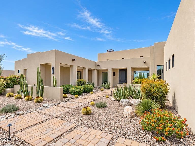 6134 W Seven Saguaros Cir photo 3