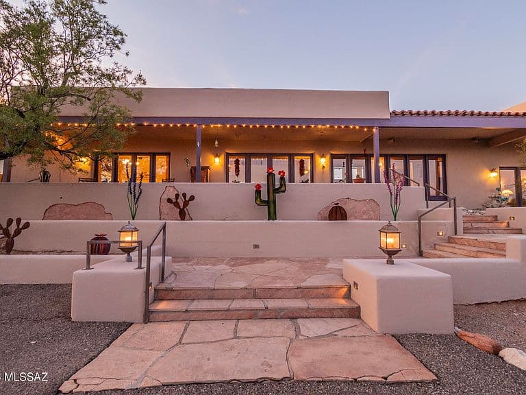 4015 E Camino Llanoso photo 1