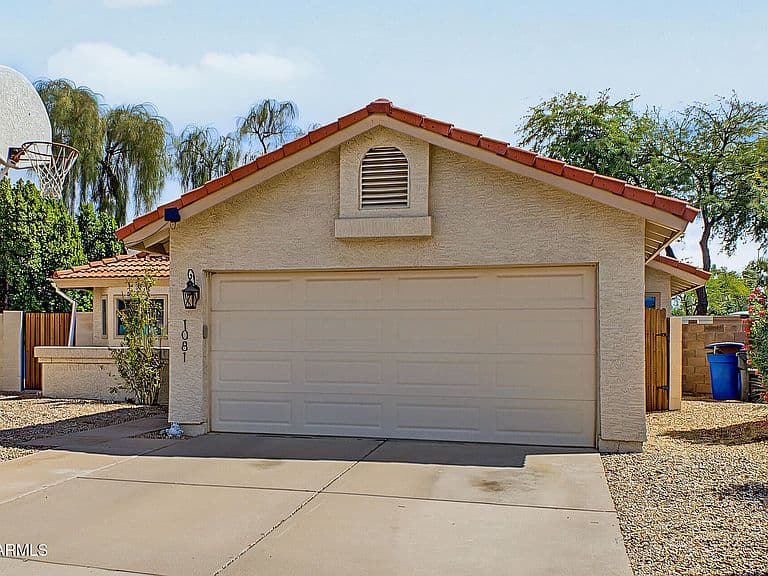 1081 N WILLOW Street photo 4