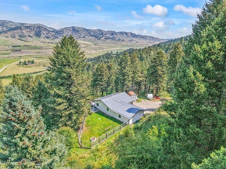 80 Lake Dr photo 2