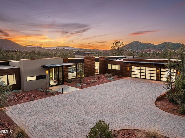 15 HARVEST Lane photo 1
