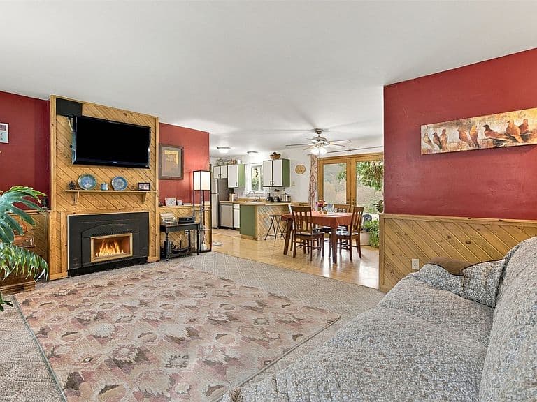 1375 Wood Hill Ct photo 2