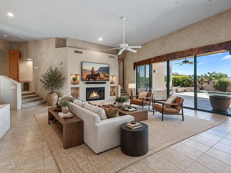 10877 E DALE Lane photo 5