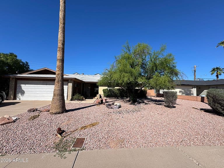 2640 E VIRGINIA Avenue photo 2