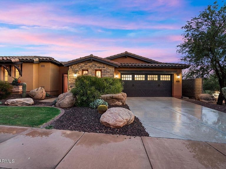 12129 W DESERT MIRAGE Drive photo 1