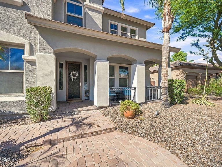 2754 E PARKVIEW Drive photo 5