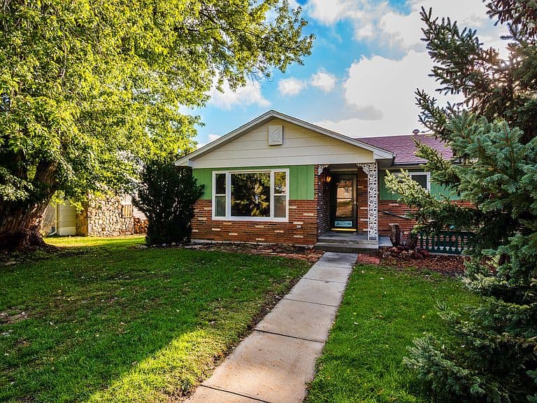 1013 N Carrington Ave photo 2