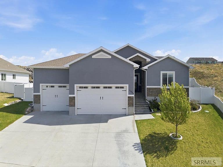 1099 Dolostone Dr photo 1