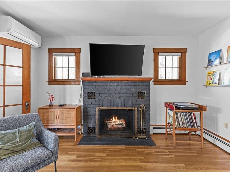 170 Shelburne Street photo 4