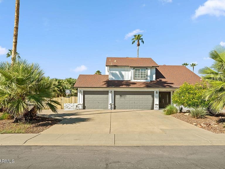 4602 E GRANDVIEW Road photo 1