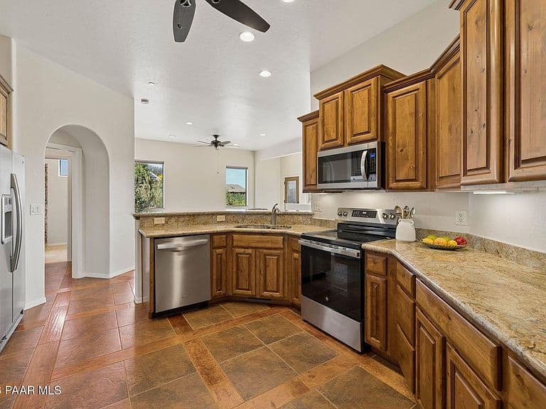 705 Sunrise Blvd photo 4