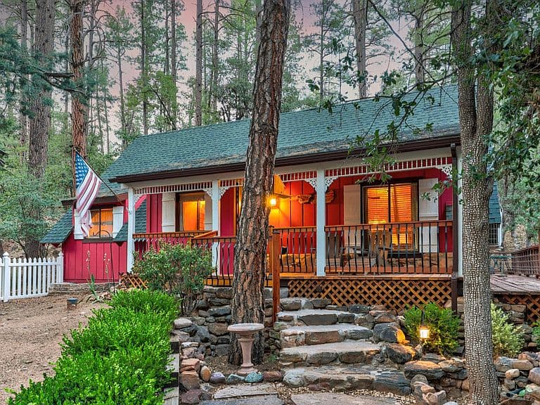 3949 N Apache Trl photo 1