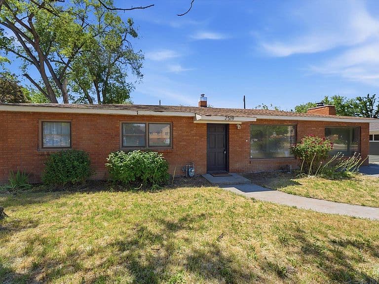 2519 S Vista Ave photo 3