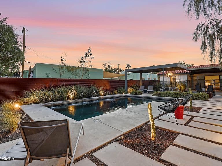 1607 W FLOWER Circle N photo 4