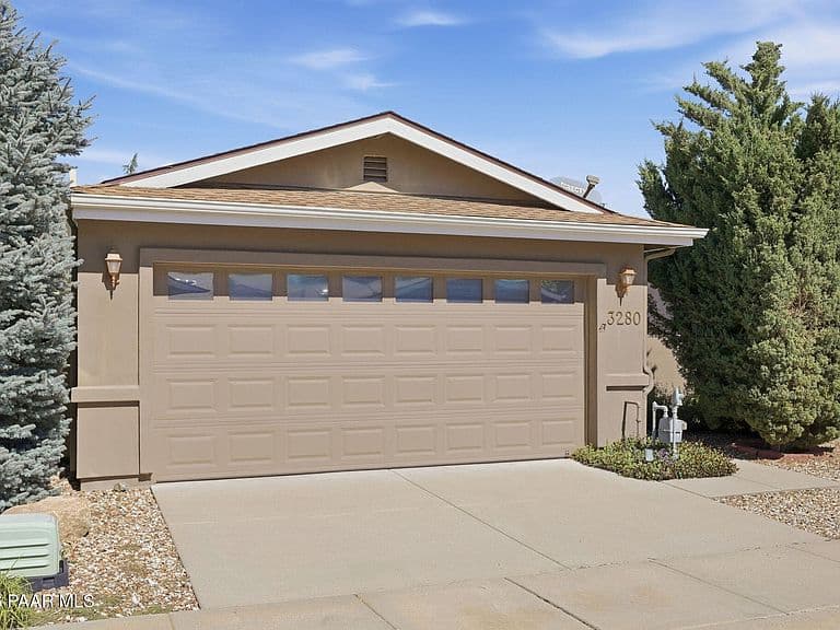 3280 Iris Ln photo 2