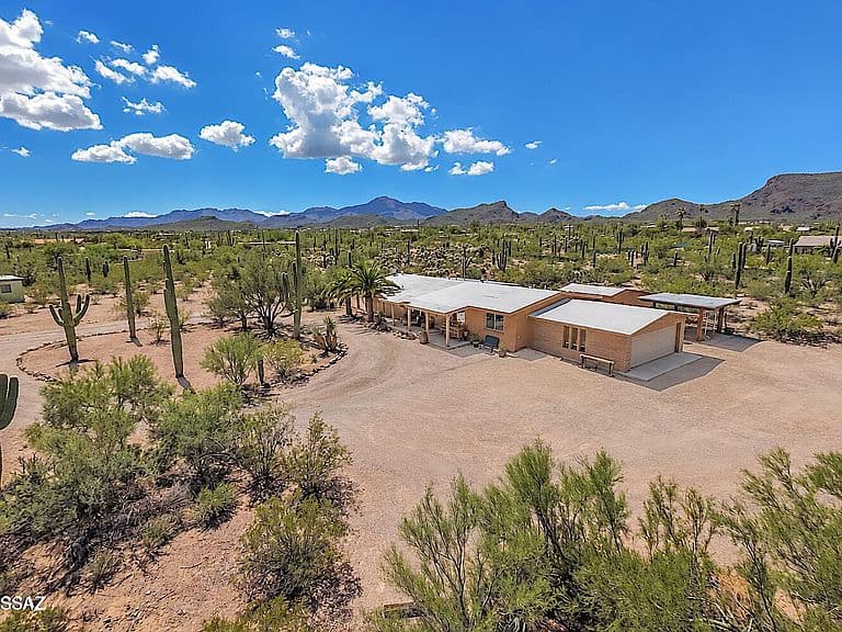 7301 N Cortaro Rd photo 2