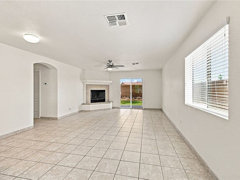 5030 S Rosemary Drive photo 4