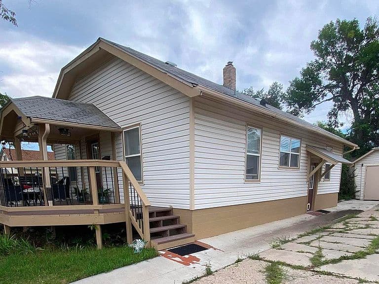 720 Saint Andrew St photo 3