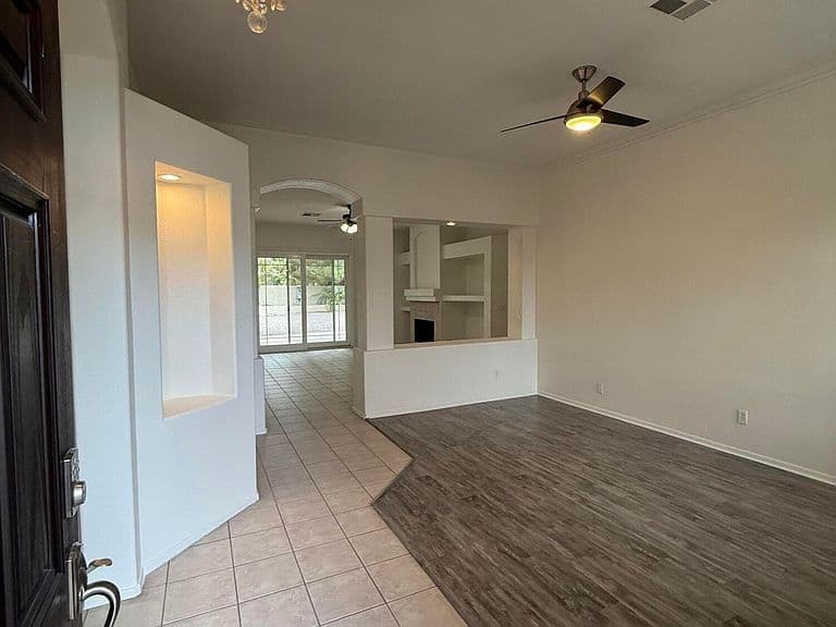 312 W ANGELA Drive photo 3