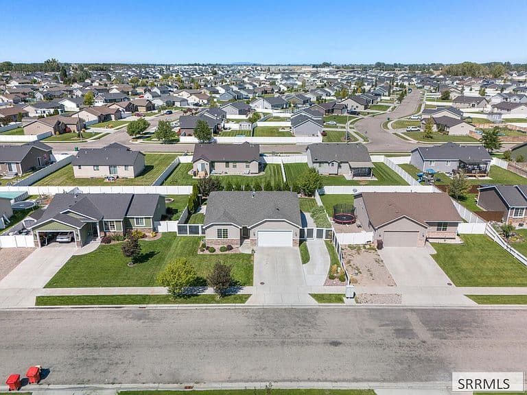 3803 Slate Dr photo 2