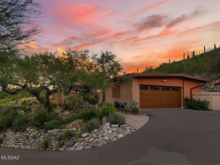 4721 E Sandstone Pl photo 3