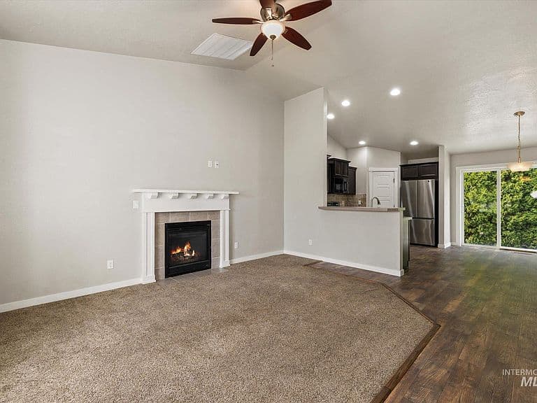 880 E Yaquina Bay Dr photo 4