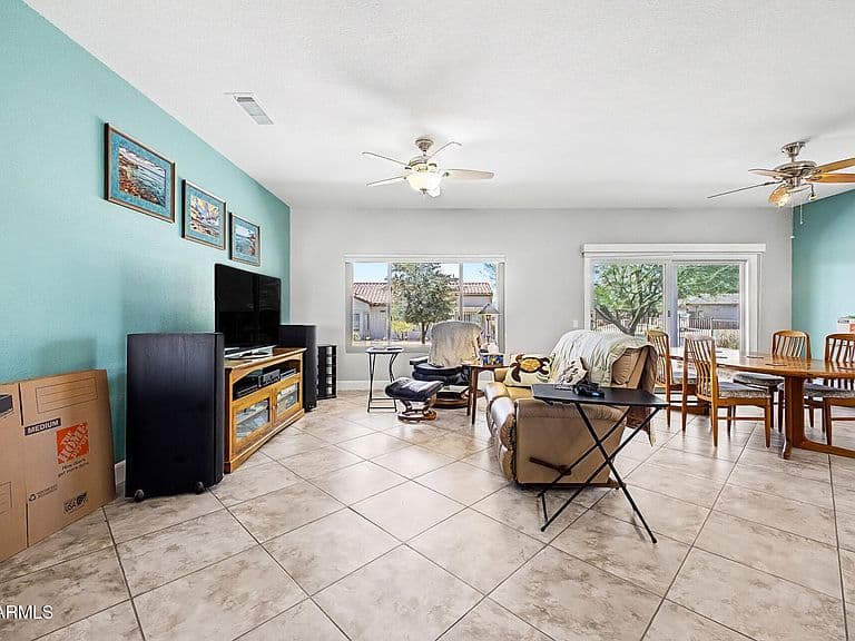 16039 W INDIGO Lane photo 2
