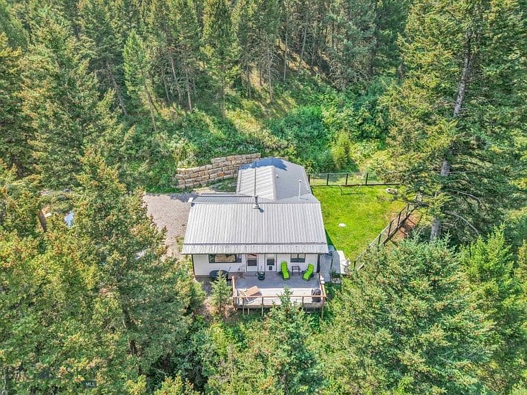 80 Lake Dr photo 1