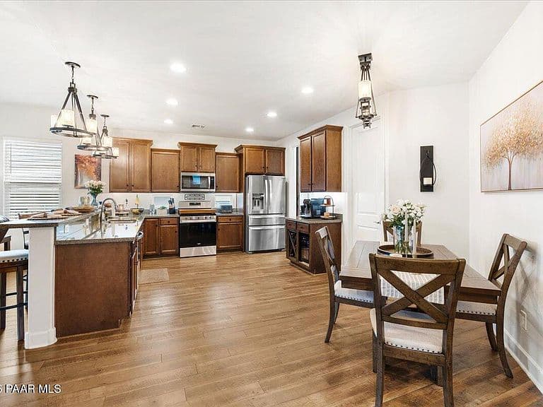 1420 Varsity Dr photo 4