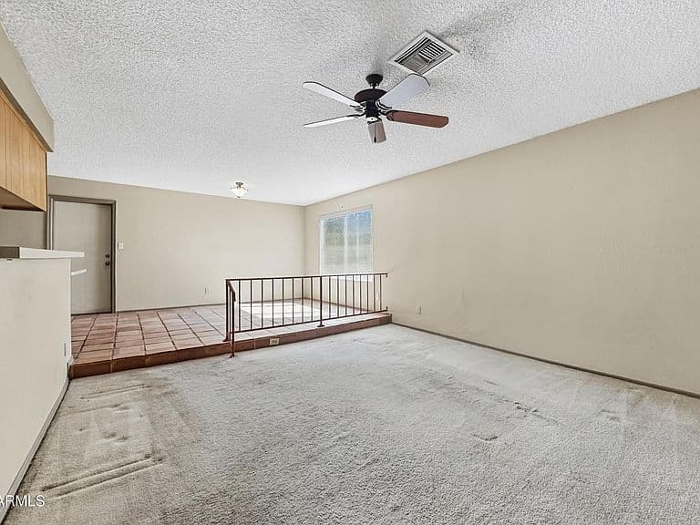10505 E CLINTON Street photo 5