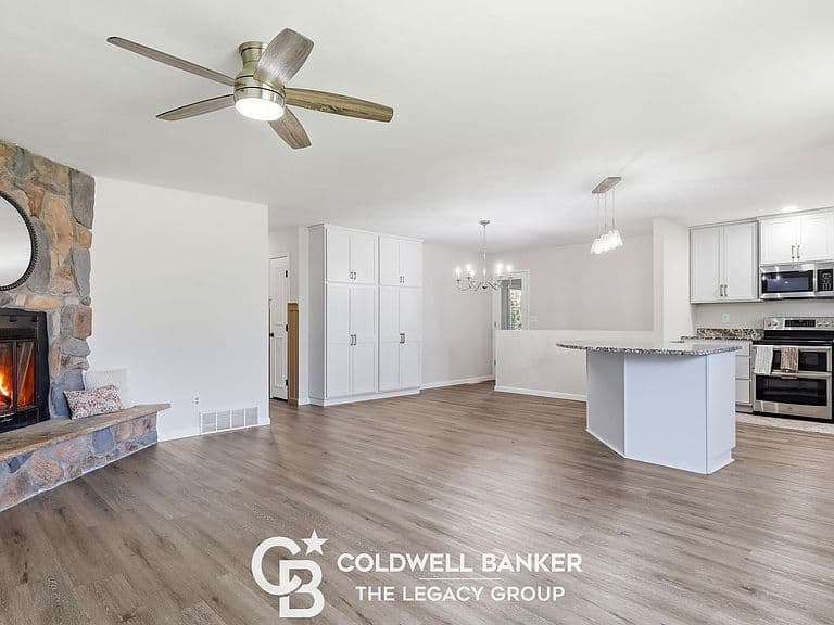 368 Indian Paintbrush St photo 2